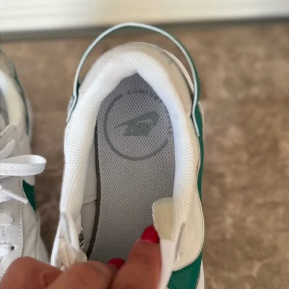 Nike Waffle Debut Sneakers – Summit White / Malachite Green (Women’s Size 8) - Picture 12 of 13